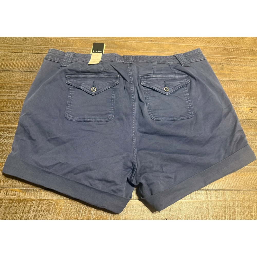 Torrid Military 3.5 Short Women 16 Navy Blue NWT Utility Cuffed Pockets - Picture 3 of 7